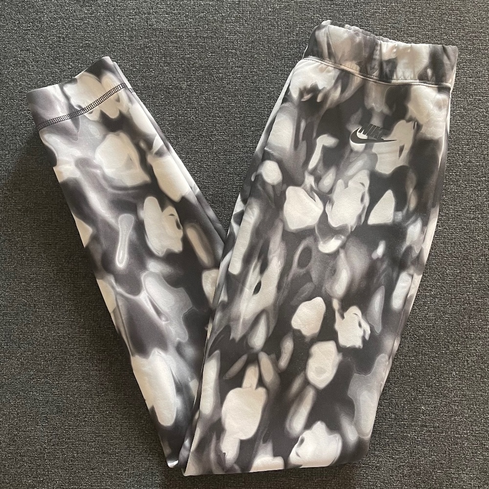 Women’s Nike leggings